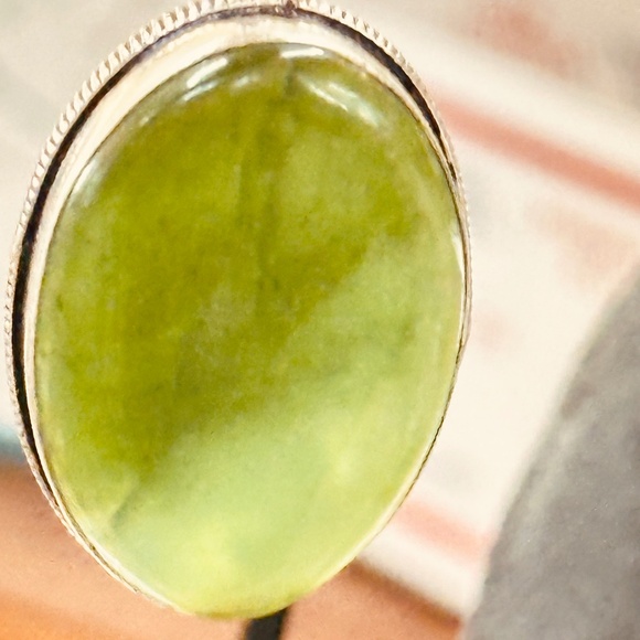925 Sterling Silver Plated Nephrite Jade Crystal Large Green Oval Pendant - Picture 8 of 10